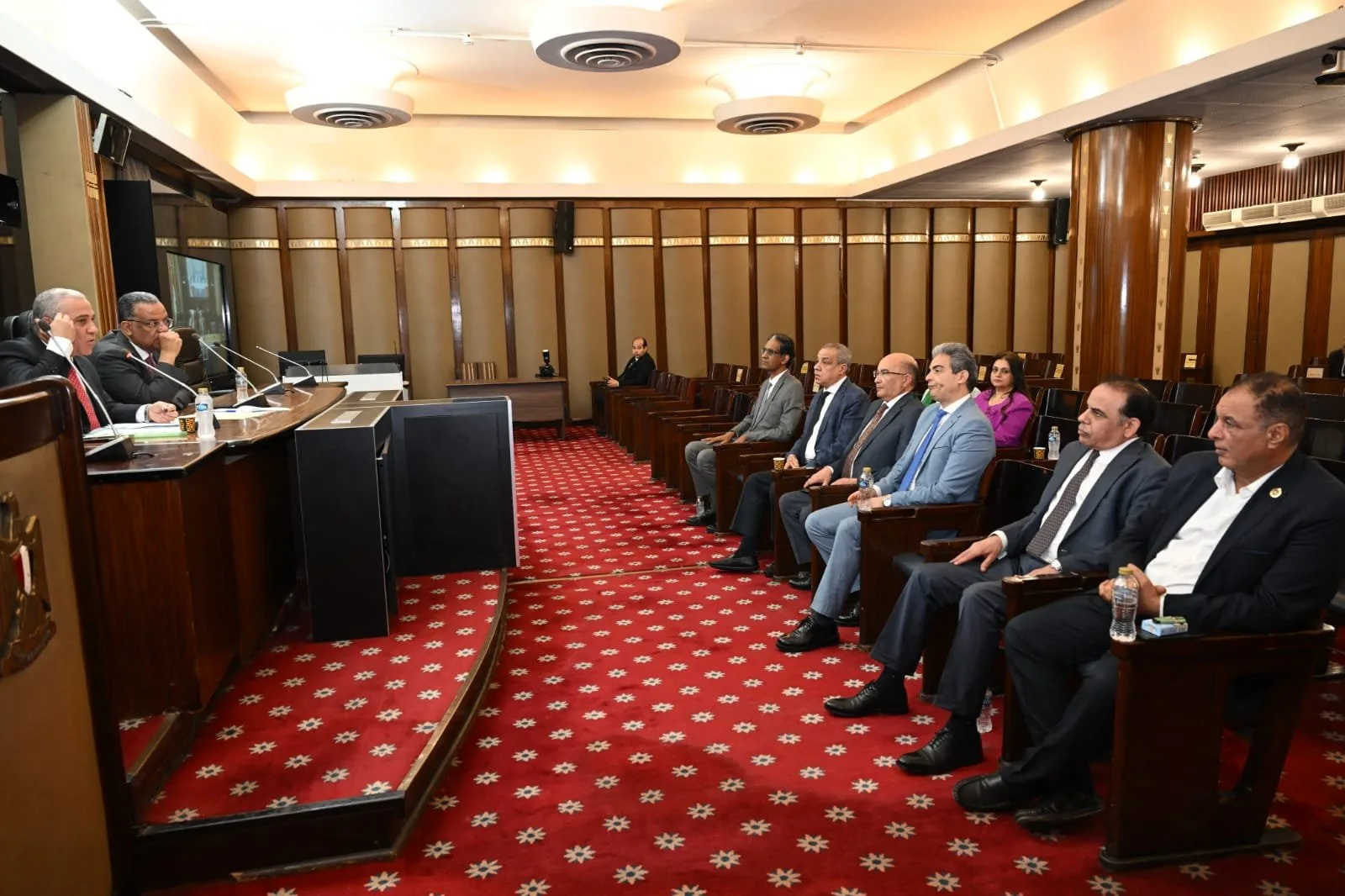 الشوربجي في مواجهة ثقافة الشيوخ: الصحف الورقية لا تُلغى وتستمر جنبًا إلى جنب مع الإعلام الرقمي الشوربجي في مواجهة ثقافة الشيوخ: الصحف الورقية لا تُلغى وتستمر جنبًا إلى جنب مع الإعلام الرقمي
