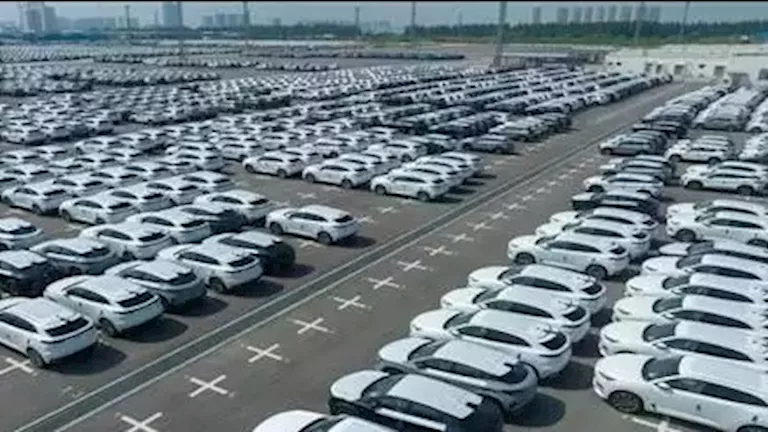 الصين توصي الشركات الكبرى بالتوقف عن بيع سياراتها الجديدة كسيارات مستعملة الصين توصي الشركات الكبرى بالتوقف عن بيع سياراتها الجديدة كسيارات مستعملة