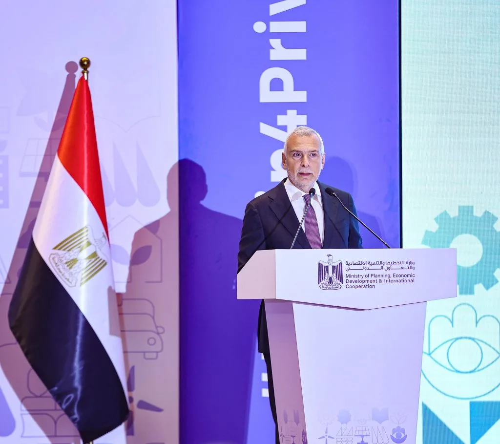 «الضمانات الأوروبية للاستثمار» تجمع 5 مليارات يورو في مصر حتى 2027 لدعم تعزيز القطاع الخاص. «الضمانات الأوروبية للاستثمار» تجمع 5 مليارات يورو في مصر حتى 2027 لدعم تعزيز القطاع الخاص.