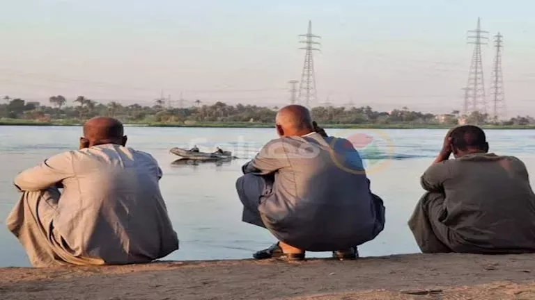 العثور على جثة سيدة متوفاة جراء حادث التروسيكل الغارق في أسيوط بعد 40 ساعة من البحث. العثور على جثة سيدة متوفاة جراء حادث التروسيكل الغارق في أسيوط بعد 40 ساعة من البحث.