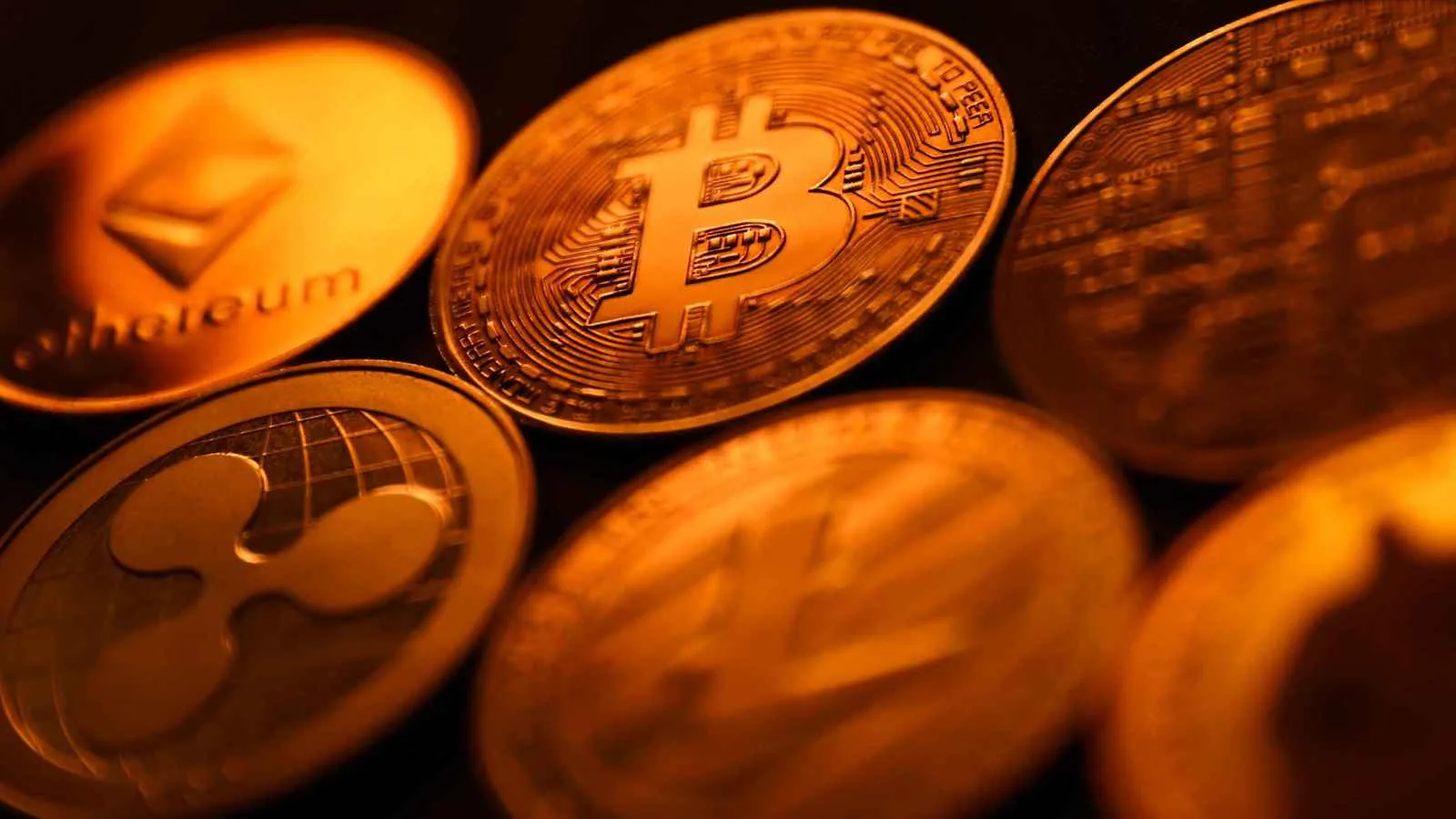 العملات الرئيسية تتألق.. ما الذي حدث في سوق الكريبتو بعد اندلاع الحرب؟ العملات الرئيسية تتألق.. ما الذي حدث في سوق الكريبتو بعد اندلاع الحرب؟