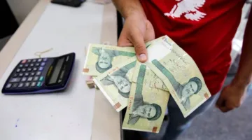 العملة الإيرانية تتراجع بنسبة 10% أمام الدولار منذ بداية الهجمات الإسرائيلية.