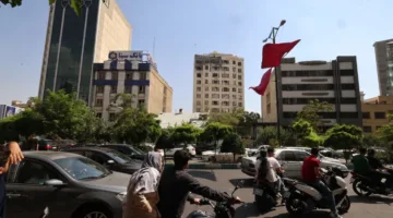 الغرض الأساسي من الهجمات الإسرائيلية على إيران هو عرقلة البرنامج النووي، لكنها تهدف أيضاً إلى تغيير النظام