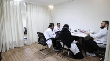 الفرق الطبية تستمر في تقديم خدماتها خلال وصول حجاج الإمارات إلى مشعر منى