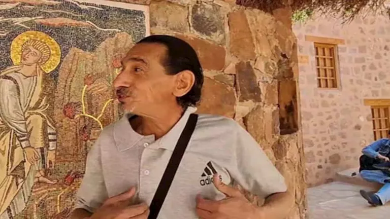 الفنان علاء عوض: التجلي العظيم سيحول سانت كاترين إلى وجهة رئيسية للسياحة الدينية الفنان علاء عوض: التجلي العظيم سيحول سانت كاترين إلى وجهة رئيسية للسياحة الدينية