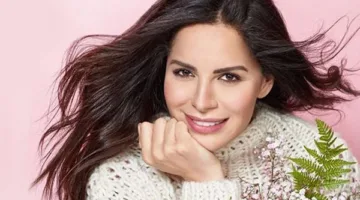 الفنانة آمال ماهر تكمل تسجيل أغنيتها الجديدة “مضمونة”