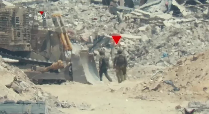 القسام تنفذ هجومًا معقدًا ضد قوة إسرائيلية وتفجر جهاز حفر للاحتلال شمال غزة. القسام تنفذ هجومًا معقدًا ضد قوة إسرائيلية وتفجر جهاز حفر للاحتلال شمال غزة.