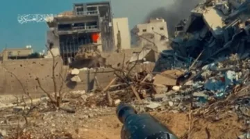 القسام يضرب مركبات ومدرعة لجيش الاحتلال في خان يونس.