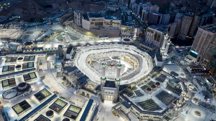 القيادة السعودية وتجسيد الأدوار الشرعية والإدارية القيادة السعودية وتجسيد الأدوار الشرعية والإدارية