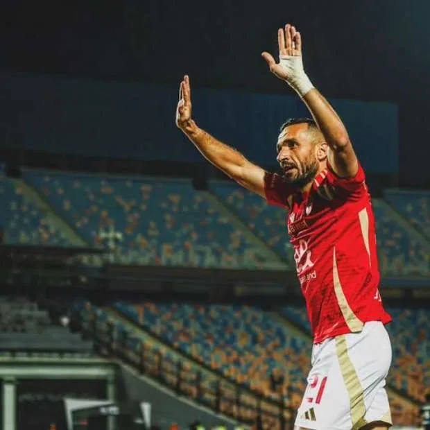 القيعي: الأهلي قدم لـ«معلول» عرضاً للعب في كأس العالم قبل الانتقال، لكنه رفض القيعي: الأهلي قدم لـ«معلول» عرضاً للعب في كأس العالم قبل الانتقال، لكنه رفض