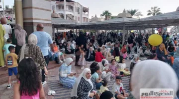 المئات يحتفلون بعيد الأضحى بأداء الصلاة في ميدان الساعة بدمياط