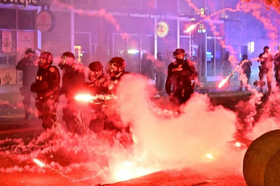 «المارينز» في لوس أنجلوس لتنفيذ هذه المهمة «المارينز» في لوس أنجلوس لتنفيذ هذه المهمة