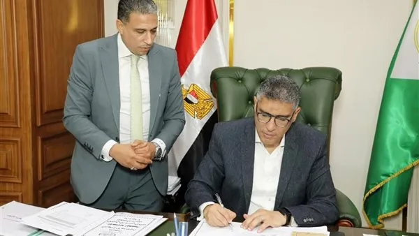 المحافظ يعلن نتائج شهادة الإعدادية 2025 في الجيزة بنجاح 87.46% المحافظ يعلن نتائج شهادة الإعدادية 2025 في الجيزة بنجاح 87.46%