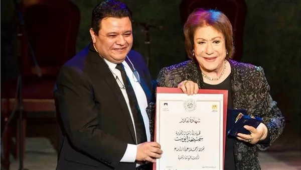 المخرج خالد جلال يعبر عن حزنه لرحيل الفنانة سميحة أيوب: اليوم تغرب شمس الإبداع. المخرج خالد جلال يعبر عن حزنه لرحيل الفنانة سميحة أيوب: اليوم تغرب شمس الإبداع.