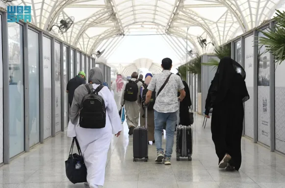 المدينة المنورة تستعد لاستقبال وداع حجاج المغادرة جواً إلى دول العالم المختلفة المدينة المنورة تستعد لاستقبال وداع حجاج المغادرة جواً إلى دول العالم المختلفة