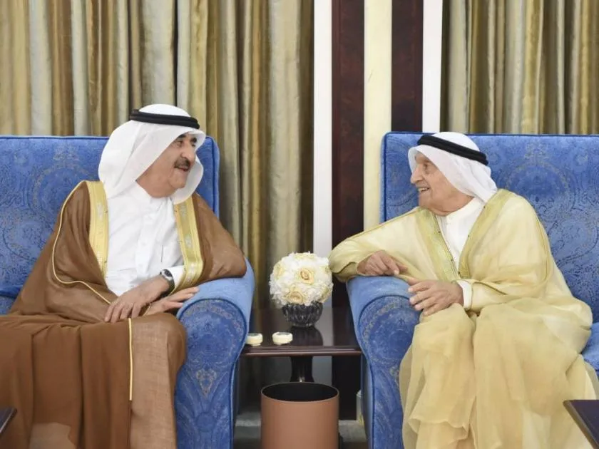 المعلا يتلقى التهاني بعيد الأضحى من الشيوخ والمواطنين وعشائر القبائل. المعلا يتلقى التهاني بعيد الأضحى من الشيوخ والمواطنين وعشائر القبائل.