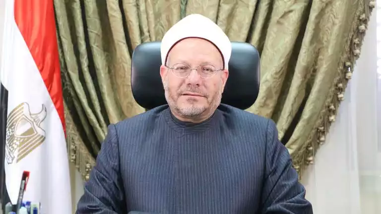 المفتي السابق يفسر الحكم الشرعي للصلاة عند حدوث خطأ من الإمام في تكبيرات صلاة العيد المفتي السابق يفسر الحكم الشرعي للصلاة عند حدوث خطأ من الإمام في تكبيرات صلاة العيد
