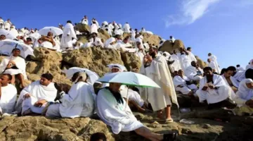 المفتي يشرح الحكم الشرعي لوقوف النائم والمغمى عليه في عرفة