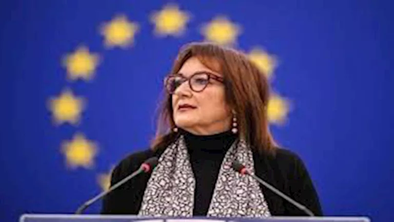 المفوضية الأوروبية: قدمنا الدعم لسوريا في الماضي وسنواصل دعمه في إطارها الجديد اليوم. المفوضية الأوروبية: قدمنا الدعم لسوريا في الماضي وسنواصل دعمه في إطارها الجديد اليوم.