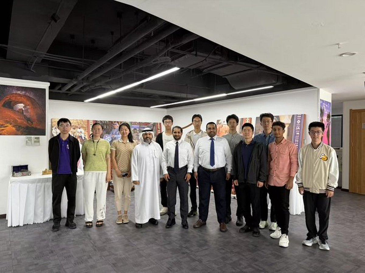 الملحقية الثقافية السعودية في الصين تستضيف مجموعة طلابية من جامعة تسينغهوا