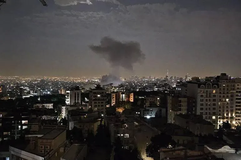 الملك الأردني ينبه من عواقب الهجوم الإسرائيلي على إيران الملك الأردني ينبه من عواقب الهجوم الإسرائيلي على إيران