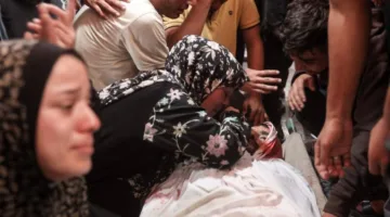 الموت يهدد سكان غزة بالجوع والقصف.. ولا بارقة أمل للحل