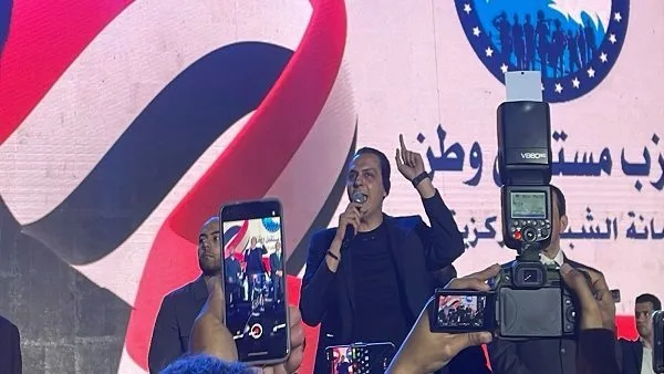 النائب أحمد عبدالجواد: الرئيس السيسي غرس فينا على مدار السنوات السابقة قيم العمل والمسؤولية تجاه الوطن والحب والشرف. النائب أحمد عبدالجواد: الرئيس السيسي غرس فينا على مدار السنوات السابقة قيم العمل والمسؤولية تجاه الوطن والحب والشرف.