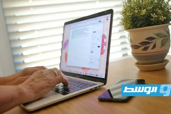 النقابات الأمريكية تت Fighter luchan para proteger a los trabajadores del avance de la inteligencia artificial.