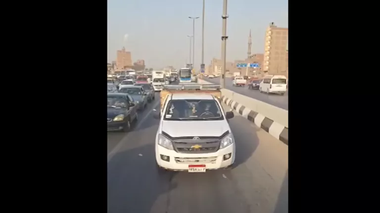 النقل تبحث إمكانية تطبيق غرامة قدرها 3000 جنيه لحماية مسار الحافلات الترددية النقل تبحث إمكانية تطبيق غرامة قدرها 3000 جنيه لحماية مسار الحافلات الترددية