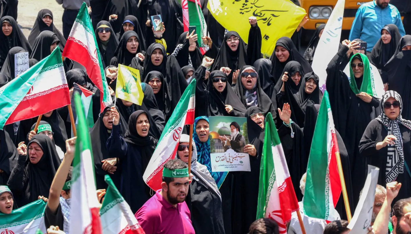‘النهار’ تتابع الوضع في إيران بعد الهجوم: رد محتمل لا يصل إلى مواجهة مع الولايات المتحدة ولا دعم من ‘حزب الله’ ‘النهار’ تتابع الوضع في إيران بعد الهجوم: رد محتمل لا يصل إلى مواجهة مع الولايات المتحدة ولا دعم من ‘حزب الله’
