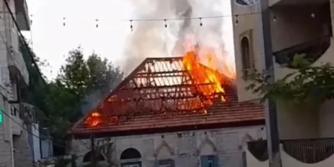 النيران تشتعل في فندق تاريخي بشمال لبنان النيران تشتعل في فندق تاريخي بشمال لبنان