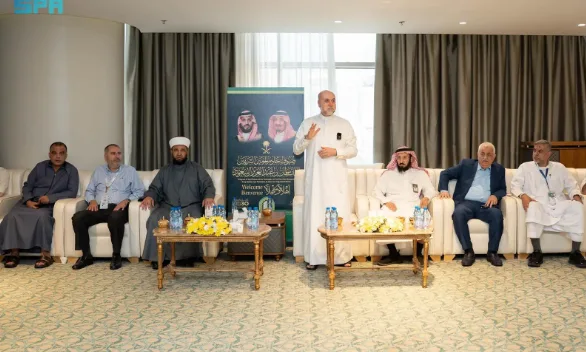 الهباش ووزير الأوقاف الفلسطيني يستقبلان الحجاج المستضافين في إطار برنامج ضيوف خادم الحرمين الشريفين. الهباش ووزير الأوقاف الفلسطيني يستقبلان الحجاج المستضافين في إطار برنامج ضيوف خادم الحرمين الشريفين.
