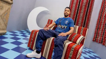 الهلال السعودي يبرز تصميم قمصانه لمنافسات كأس العالم للأندية 2025