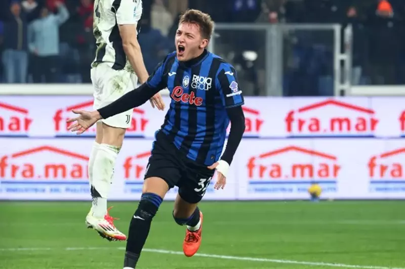 الهلال يركز اهتمامه على ريتيجي بعد فشل صفقة أوسيمين. الهلال يركز اهتمامه على ريتيجي بعد فشل صفقة أوسيمين.