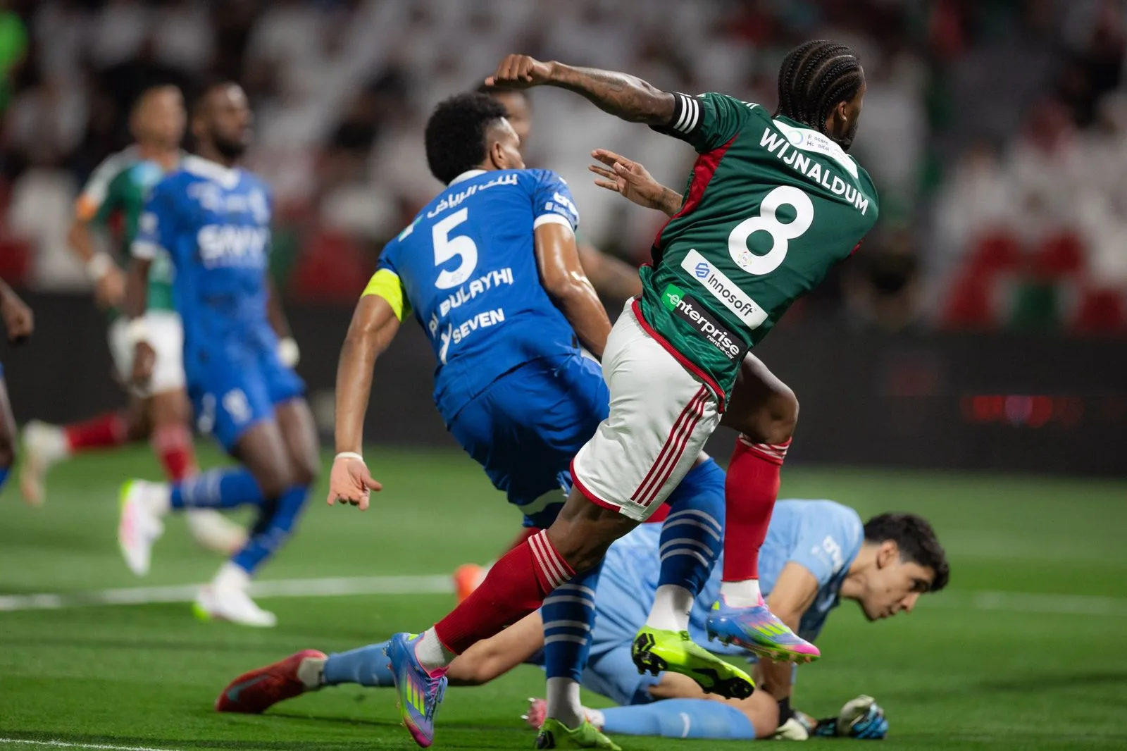 الهلال يقترب من توقيع صفقة ضخمة الهلال يقترب من توقيع صفقة ضخمة