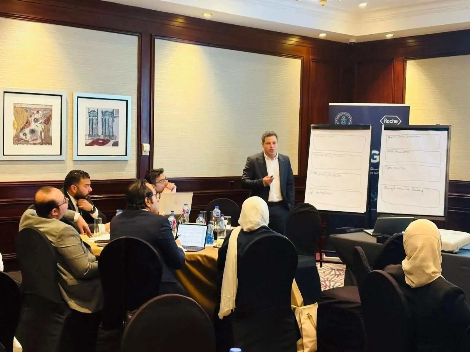 الهيئة الصحية تُنظم ورشة عمل متميزة مع “روش” لدعم التحول الرقمي في القطاع الطبي. الهيئة الصحية تُنظم ورشة عمل متميزة مع “روش” لدعم التحول الرقمي في القطاع الطبي.