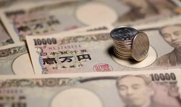 الين الياباني يتفاعل مع بيانات اقتصادية مشجعة واستعداد لمحادثات تجارية بين الولايات المتحدة والصين الين الياباني يتفاعل مع بيانات اقتصادية مشجعة واستعداد لمحادثات تجارية بين الولايات المتحدة والصين