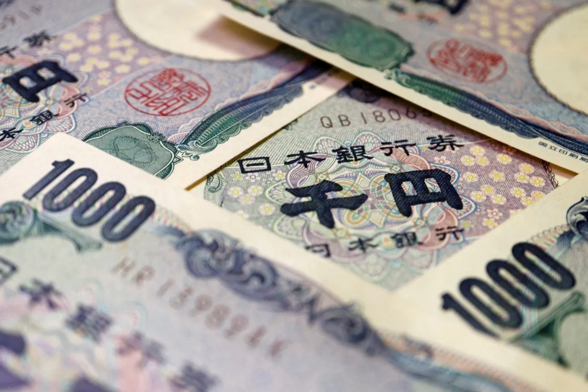الين الياباني ينخفض في انتظار محادثات تجارية أمريكية ومخاوف من التضخم المحلي الين الياباني ينخفض في انتظار محادثات تجارية أمريكية ومخاوف من التضخم المحلي