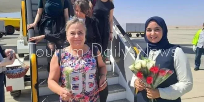 اليوم .. 76 رحلة طيران دولية تغادر من الغردقة حاملةً 14 ألف سائح اليوم .. 76 رحلة طيران دولية تغادر من الغردقة حاملةً 14 ألف سائح