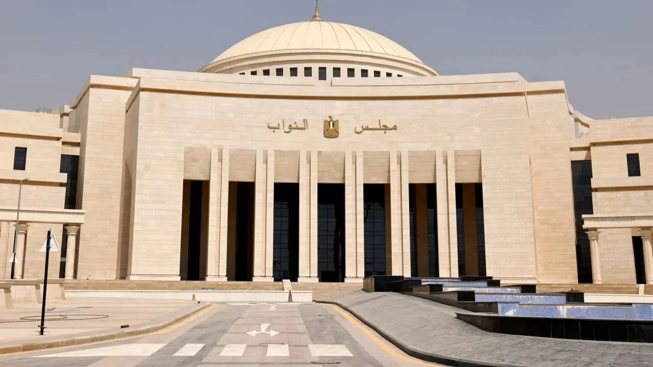 انتخابات مجلس النواب 2025: 4 دوائر تتنافس على 9 مقاعد تثير المنافسة البرلمانية في قنا انتخابات مجلس النواب 2025: 4 دوائر تتنافس على 9 مقاعد تثير المنافسة البرلمانية في قنا