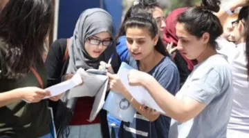 انتهاء أولى جلسات امتحانات الثانوية العامة وخروج الطلاب من قاعات الاختبار