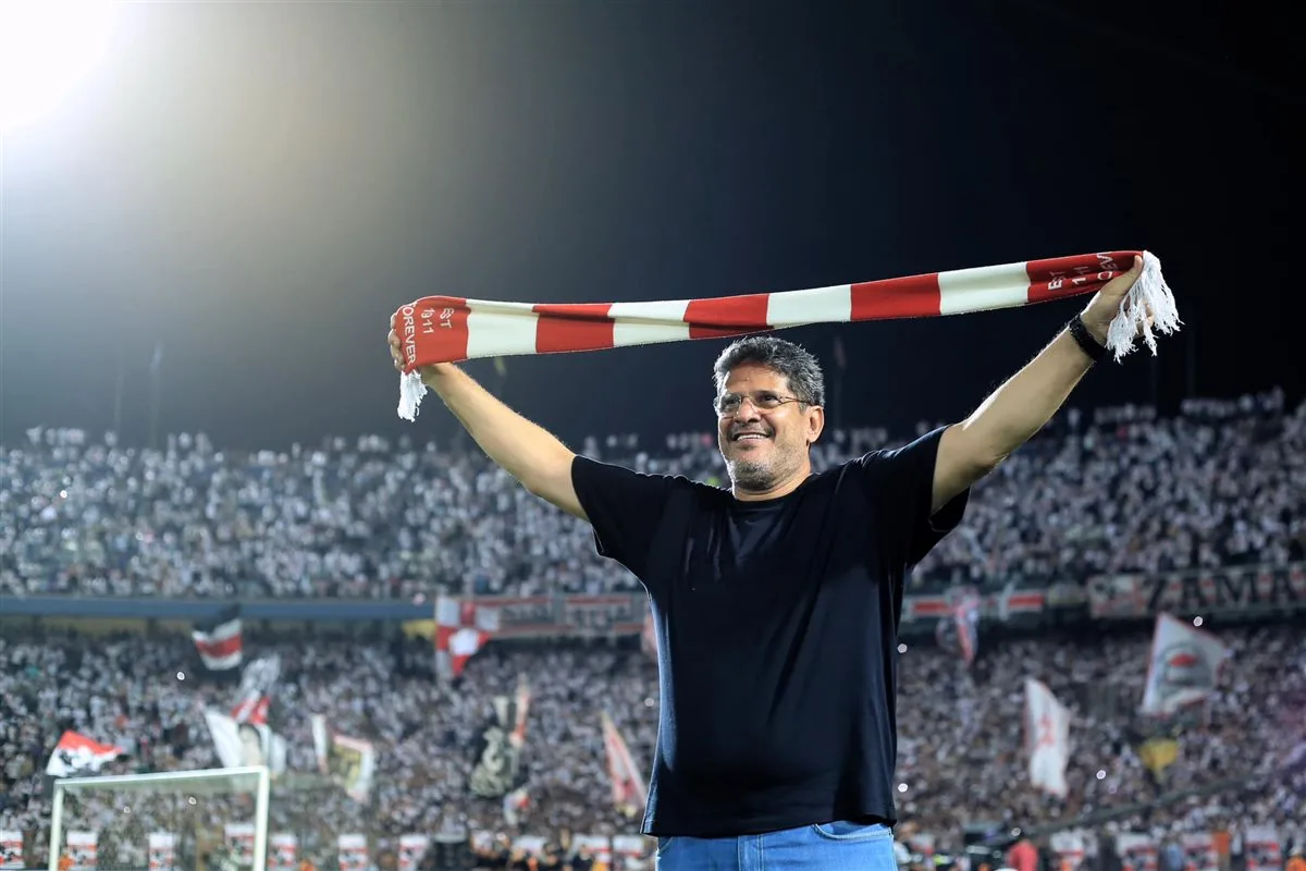 انقسام داخل نادي الزمالك حول أيمن الرمادي، مدرب الفريق (التفاصيل) انقسام داخل نادي الزمالك حول أيمن الرمادي، مدرب الفريق (التفاصيل)