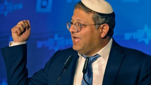 بن غفير يطلب من الشاباك حظر البث من مواقع سقوط صواريخ إيرانية بن غفير يطلب من الشاباك حظر البث من مواقع سقوط صواريخ إيرانية