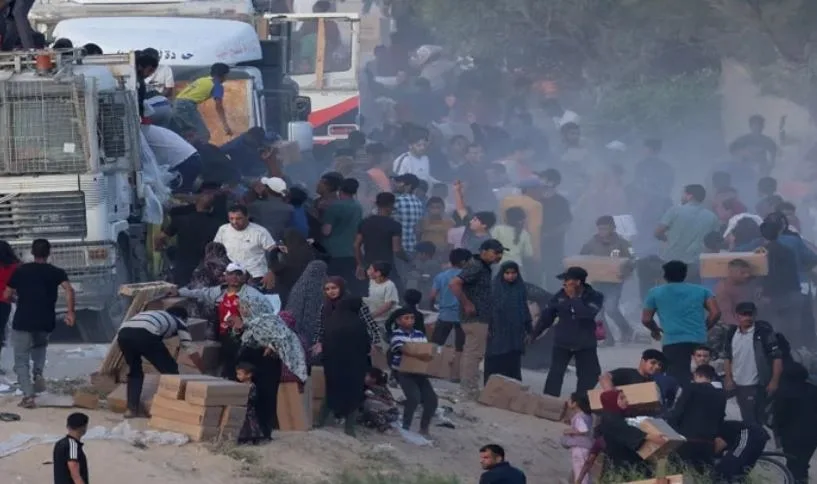 حكومة غزة: إسرائيل أودت بحياة 300 من الذين طلبوا المساعدات الغذائية منذ 27 مايو المنقضي. حكومة غزة: إسرائيل أودت بحياة 300 من الذين طلبوا المساعدات الغذائية منذ 27 مايو المنقضي.