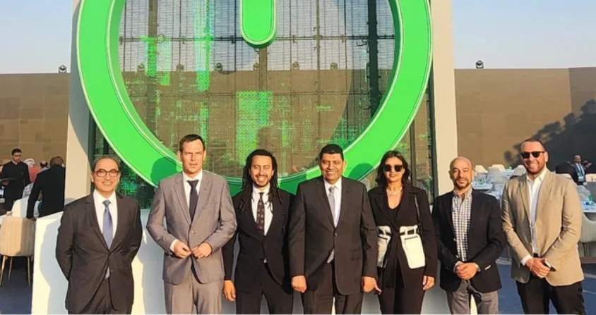 «باراجون» تتحد مع «شنايدر إلكتريك» في مشروعها الذكي الجديد «WORK IN» بالعاصمة الإدارية. «باراجون» تتحد مع «شنايدر إلكتريك» في مشروعها الذكي الجديد «WORK IN» بالعاصمة الإدارية.