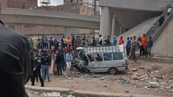 بالأسماء: 10 مراقبين يتعرضون لإصابات في حادث تصادم أثناء انطلاقهم لامتحانات الثانوية العامة في قنا. بالأسماء: 10 مراقبين يتعرضون لإصابات في حادث تصادم أثناء انطلاقهم لامتحانات الثانوية العامة في قنا.