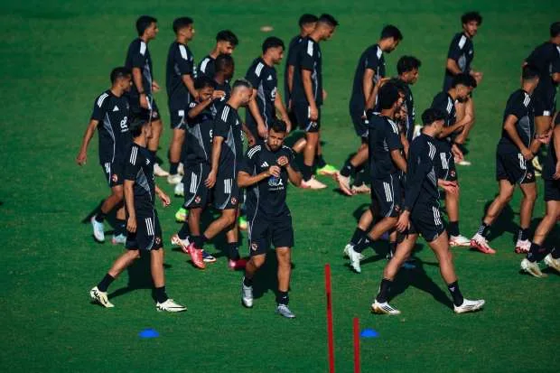 بالأسماء.. ريبيرو يستبعد 5 لاعبين من الأهلي (خاص) بالأسماء.. ريبيرو يستبعد 5 لاعبين من الأهلي (خاص)