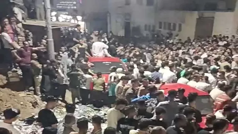 بالصور: الآلاف يودعون تاجر ذهب تعرض لاعتداء مسلح في البحيرة بالصور: الآلاف يودعون تاجر ذهب تعرض لاعتداء مسلح في البحيرة