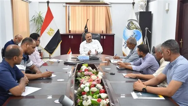 بالصور.. رئيس «مياه الأقصر» يلتقي لمناقشة مشروعات حياة كريمة بالصور.. رئيس «مياه الأقصر» يلتقي لمناقشة مشروعات حياة كريمة