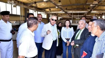 بالصور.. “محافظ الأقصر” يقوم بزيارة لمصنع لمبات الـ LED في مدرسة العديسات الثانوية بالطود